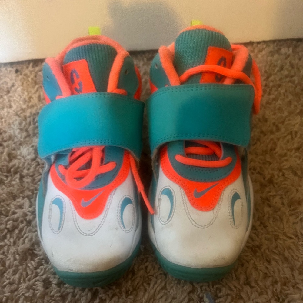 Boys Nike 1.5Y shoe